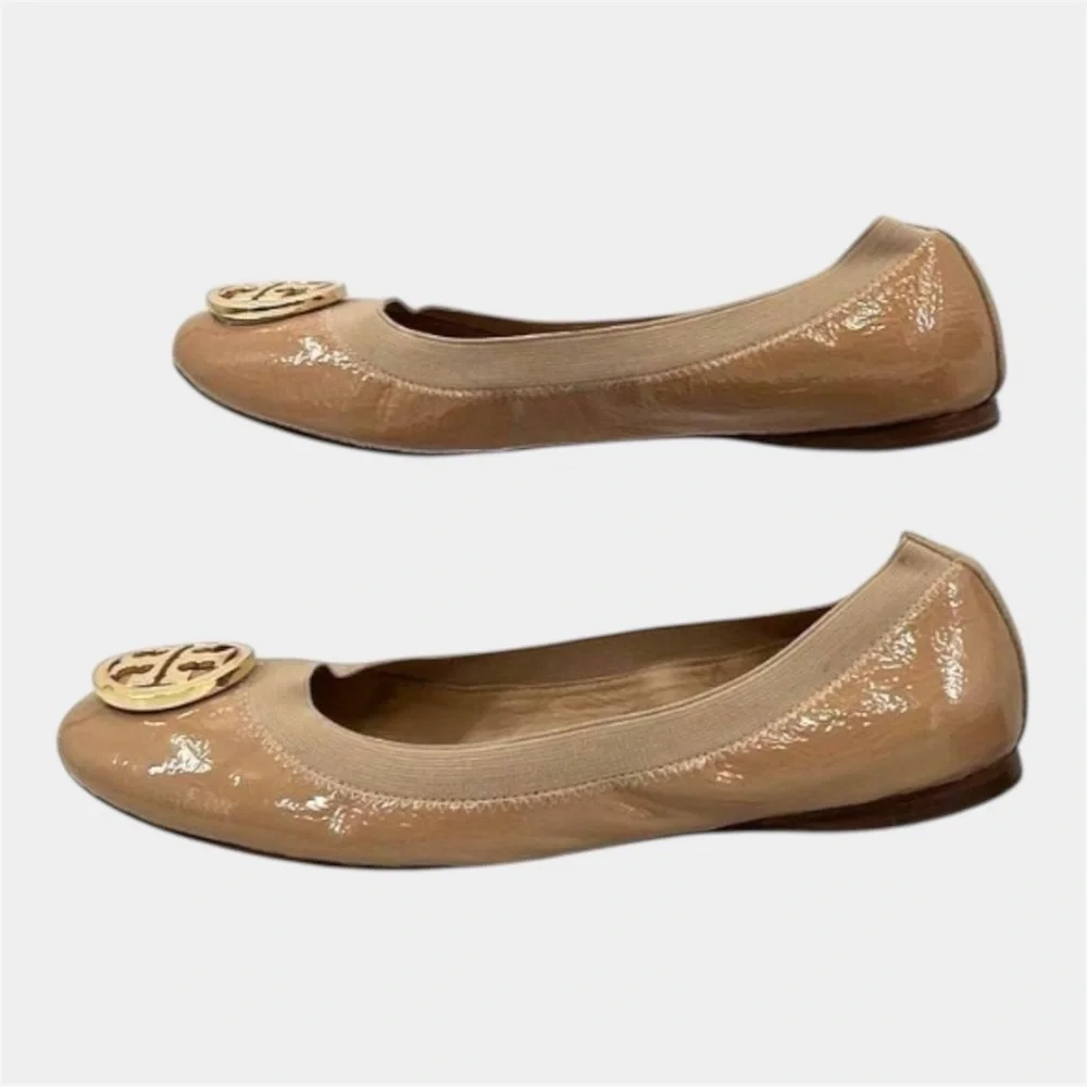 Tory Burch Caroline Nude Tan Patent Leather Ballerina Flats Sleepies Logo Size 8